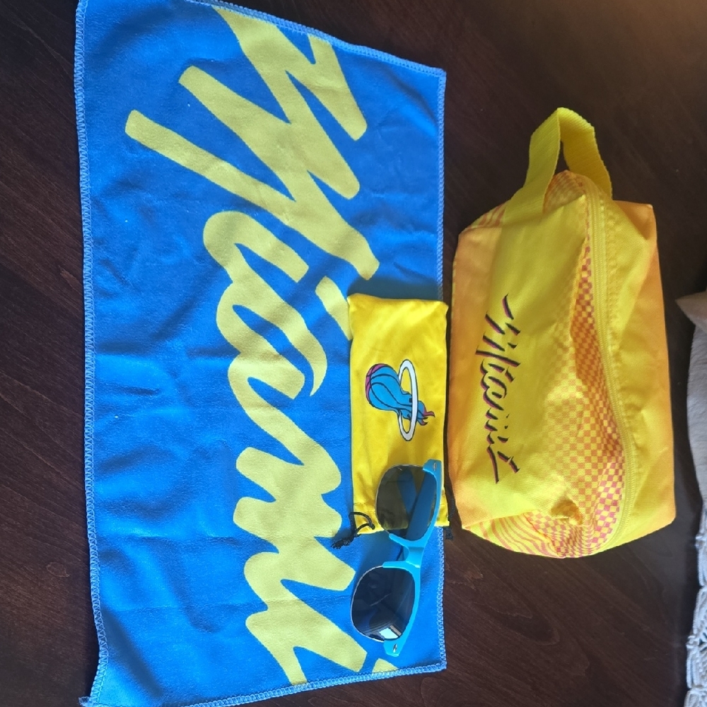 Miami Heat Vice Wave NBA City Edition Cooling Towel Sunglasses Dopp Kit Bag NEW